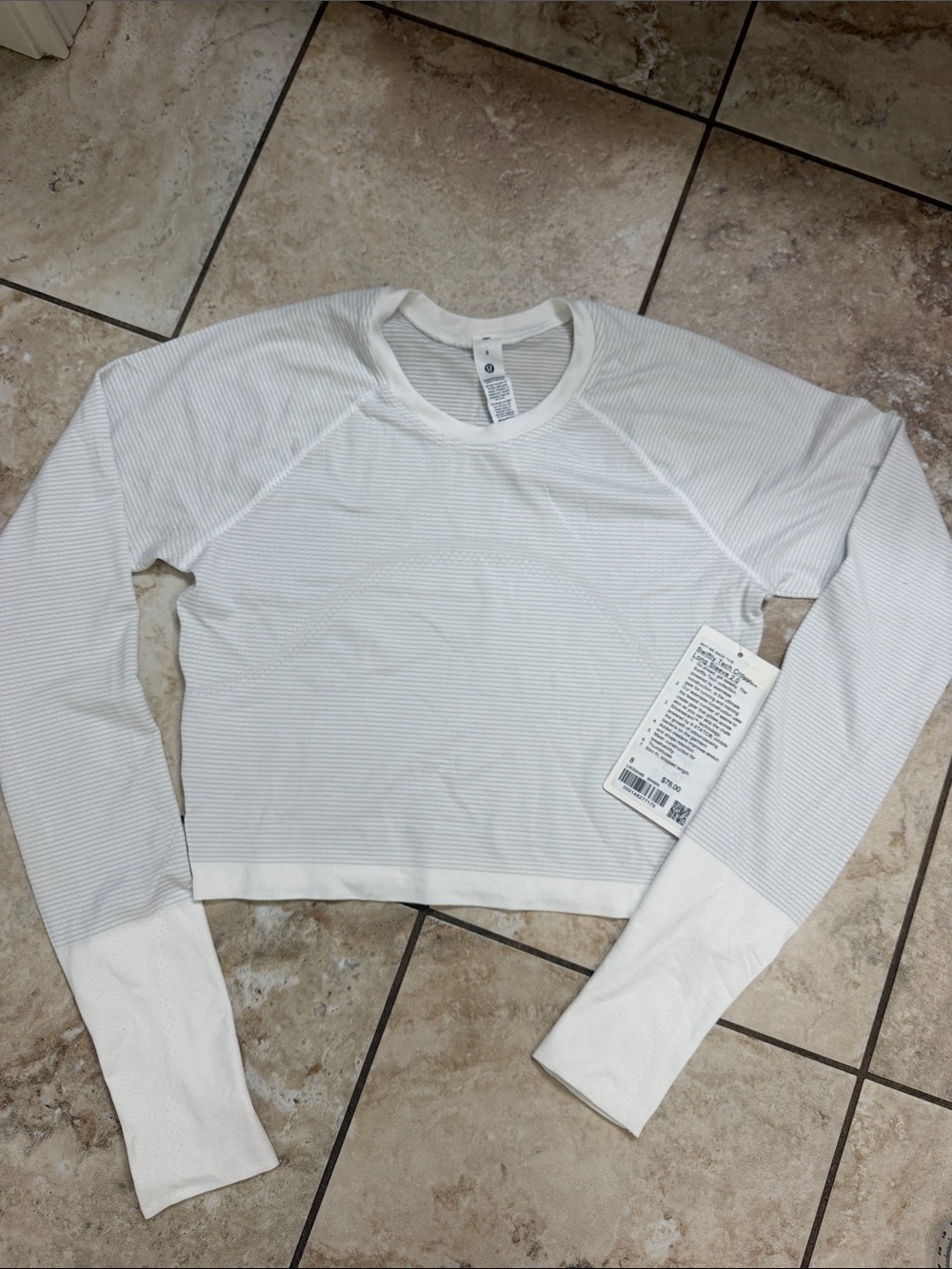 Lululemon Swiftly Tech Cropped long sleeve 2.0. Size 8. White